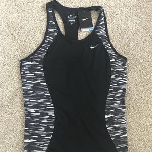 Women’s Nike Drifit Tank, NWT (Size Large)